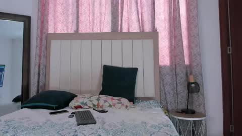 alejo_gray1 online show from April 2026 09:53:02 PM