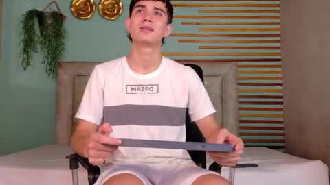 alejo_gray1 online show from June 2026 07:29:01 PM
