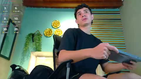 alejo_gray1 online show from June 2026 06:44:01 PM