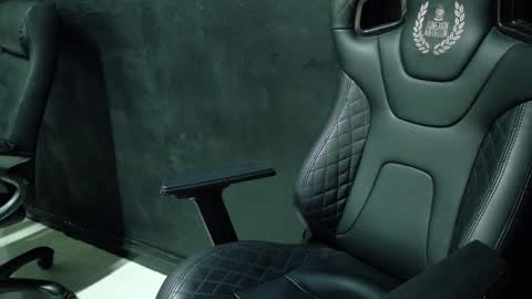 Alejo online show from October 2025 05:47:02 AM