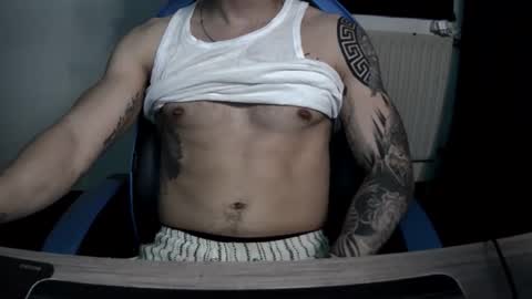 alejoduarte16 online show from April 2026 12:14:01 PM