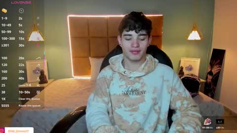 Snapshot of alejootwink chatting on September 2025 03:30:02 AM ALejoo Saenz online show from September 2025 03:30:02 AM