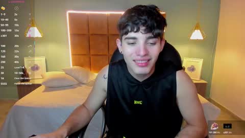 Snapshot of alejootwink chatting on September 2025 11:41:02 PM ALejoo Saenz online show from September 2025 11:41:02 PM