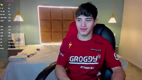 Snapshot of alejootwink chatting on September 2025 04:38:02 AM ALejoo Saenz online show from September 2025 04:38:02 AM