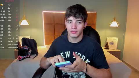 Snapshot of alejootwink chatting on October 2025 02:17:01 AM ALejoo Saenz online show from October 2025 02:17:01 AM