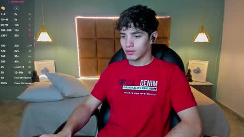 Snapshot of alejootwink chatting on October 2025 12:40:02 AM ALejoo Saenz online show from October 2025 12:40:02 AM