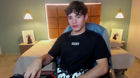 Snapshot of alejootwink chatting on October 2025 05:32:01 PM ALejoo Saenz online show from October 2025 05:32:01 PM