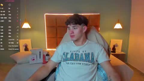 Snapshot of alejootwink chatting on October 2025 08:47:02 AM ALejoo Saenz online show from October 2025 08:47:02 AM