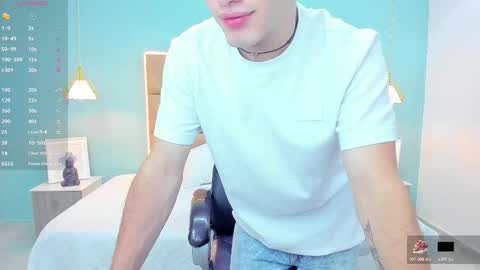 Snapshot of alejootwink chatting on October 2025 01:28:02 AM ALejoo Saenz online show from October 2025 01:28:02 AM