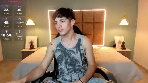 ALejoo Saenz online show from April 2026 03:54:02 AM