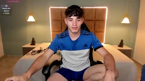 ALejoo Saenz online show from May 2026 04:31:02 AM