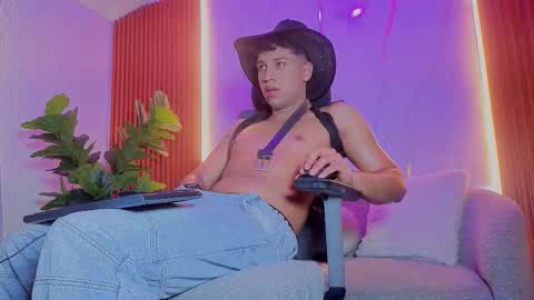 Snapshot of alejostonevg chatting on February 2026 07:28:01 PM Alejo online show from February 2026 07:28:01 PM