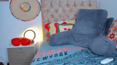 Snapshot of alejostrong chatting on December 2025 02:38:01 AM alejostrong online show from December 2025 02:38:01 AM