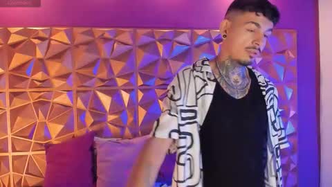 Snapshot of aleking13 chatting on October 2025 12:01:02 PM aleking13 online show from October 2025 12:01:02 PM