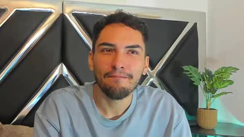 Alek online show from September 2025 05:11:02 AM