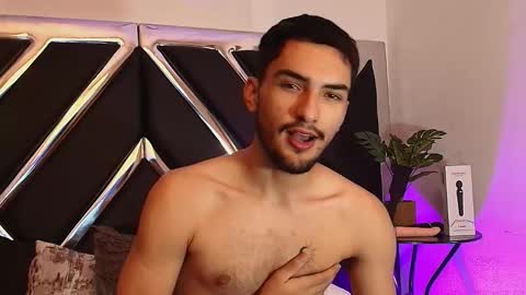 Alek online show from September 2025 10:15:01 PM