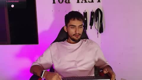 Alek online show from October 2025 07:58:02 AM