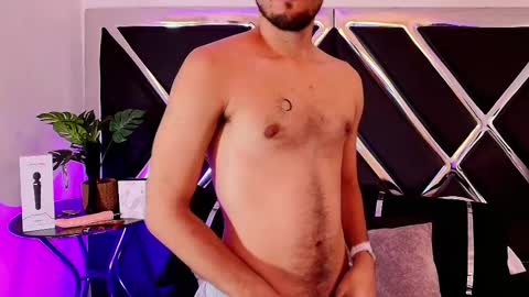 Alek online show from October 2025 05:10:01 PM