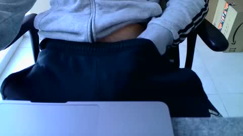 Snapshot of aleks8686 chatting on December 2025 02:43:02 PM Aleks online show from December 2025 02:43:02 PM