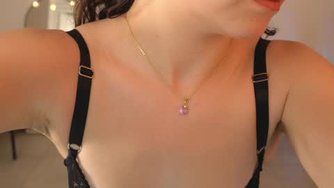 Snapshot of alemaniababe chatting on December 2024 11:24:01 PM Ale online show from December 2024 11:24:01 PM