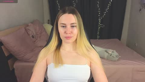 Alena online show from January 2025 02:24:02 PM