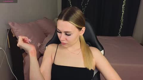 Alena online show from January 2025 04:42:01 PM