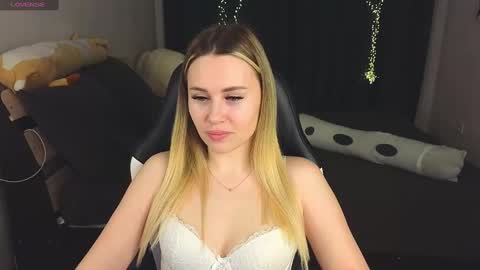 Alena online show from January 2025 05:38:02 PM