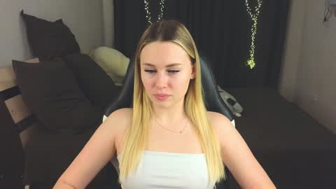 Alena online show from January 2025 04:26:01 PM