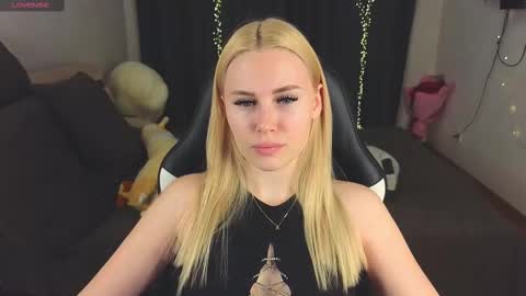 Alena online show from February 2025 01:51:01 PM