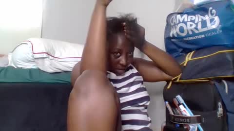 Noreen Kennth and Emilly online show from November 2025 09:31:02 AM