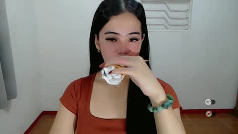 Snapshot of alesha_vibe_me chatting on January 2025 01:56:02 AM alesha_vibe_me online show from January 2025 01:56:02 AM