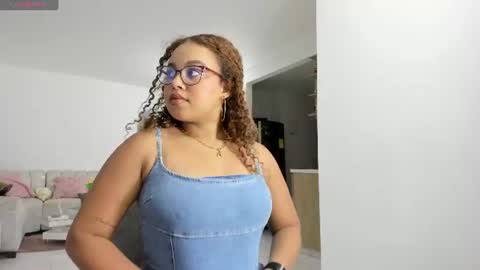 Snapshot of alesiacooper chatting on June 2026 02:58:01 AM alesia online show from June 2026 02:58:01 AM