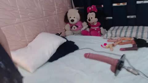 Snapshot of aleska128 chatting on February 2026 09:43:01 AM Aleska online show from February 2026 09:43:01 AM