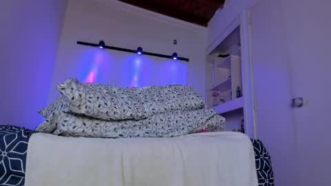 Alessa online show from May 2026 12:30:01 AM
