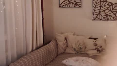 Sandra online show from February 2025 07:28:01 PM