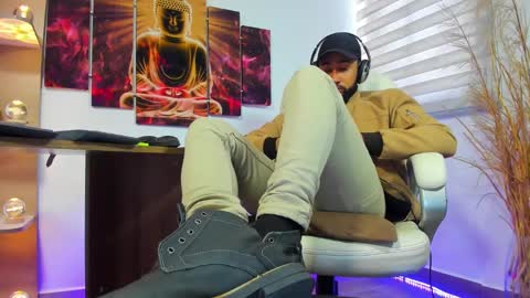 Snapshot of alessandro__wye chatting on December 2024 06:48:01 PM ALESSANDRO WYE online show from December 2024 06:48:01 PM