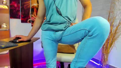 Snapshot of alessandro__wye chatting on January 2025 08:27:02 AM ALESSANDRO WYE online show from January 2025 08:27:02 AM