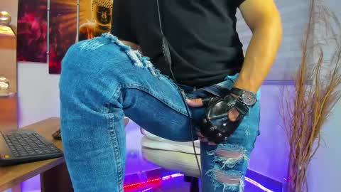 Snapshot of alessandro__wye chatting on January 2025 11:56:01 AM ALESSANDRO WYE online show from January 2025 11:56:01 AM