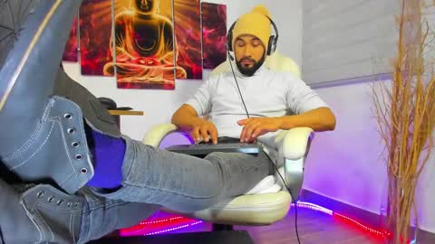 Snapshot of alessandro__wye chatting on January 2025 02:14:01 AM ALESSANDRO WYE online show from January 2025 02:14:01 AM