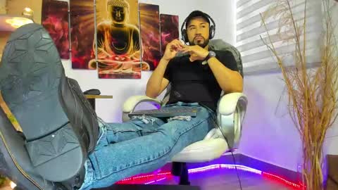 Snapshot of alessandro__wye chatting on February 2025 02:10:01 PM ALESSANDRO WYE online show from February 2025 02:10:01 PM