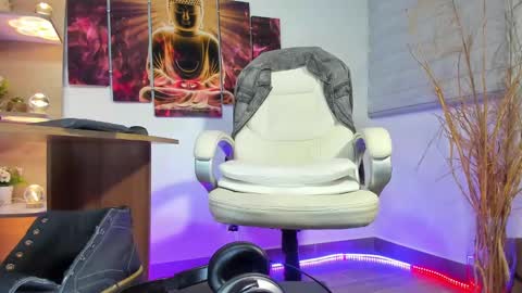 Snapshot of alessandro__wye chatting on February 2025 02:33:01 AM ALESSANDRO WYE online show from February 2025 02:33:01 AM