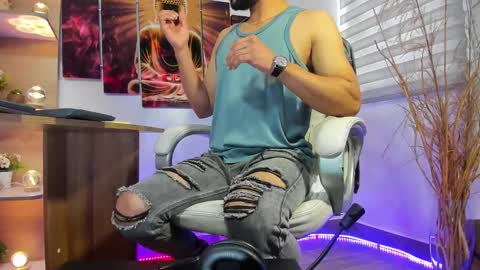 Snapshot of alessandro__wye chatting on February 2025 02:48:01 PM ALESSANDRO WYE online show from February 2025 02:48:01 PM