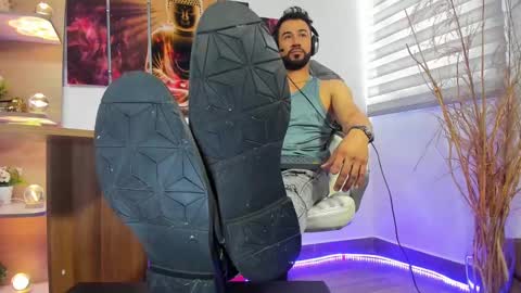 Snapshot of alessandro__wye chatting on February 2025 05:51:01 PM ALESSANDRO WYE online show from February 2025 05:51:01 PM