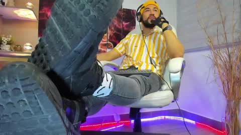 Snapshot of alessandro__wye chatting on February 2025 02:03:02 AM ALESSANDRO WYE online show from February 2025 02:03:02 AM