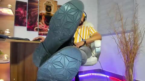 Snapshot of alessandro__wye chatting on February 2025 08:15:02 AM ALESSANDRO WYE online show from February 2025 08:15:02 AM