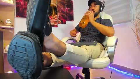 Snapshot of alessandro__wye chatting on February 2025 11:47:02 AM ALESSANDRO WYE online show from February 2025 11:47:02 AM