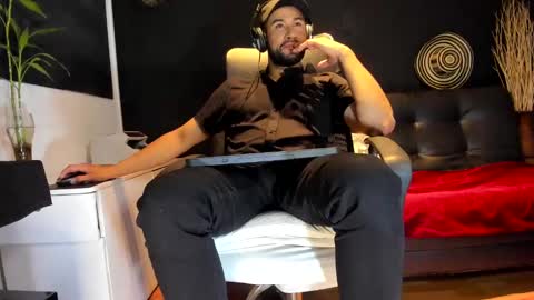 Snapshot of alessandro__wye chatting on October 2025 09:17:01 AM ALESSANDRO WYE online show from October 2025 09:17:01 AM