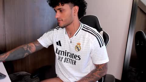 Alessandro Vanni online show from January 2025 04:08:01 PM