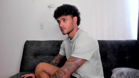 Alessandro Vanni online show from February 2025 12:48:02 PM