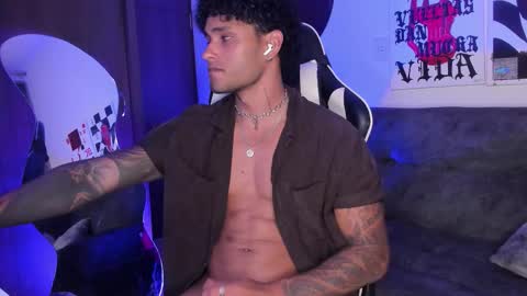 Snapshot of alessandro_vanni chatting on March 2026 02:18:02 AM Alessandro Vanni online show from March 2026 02:18:02 AM